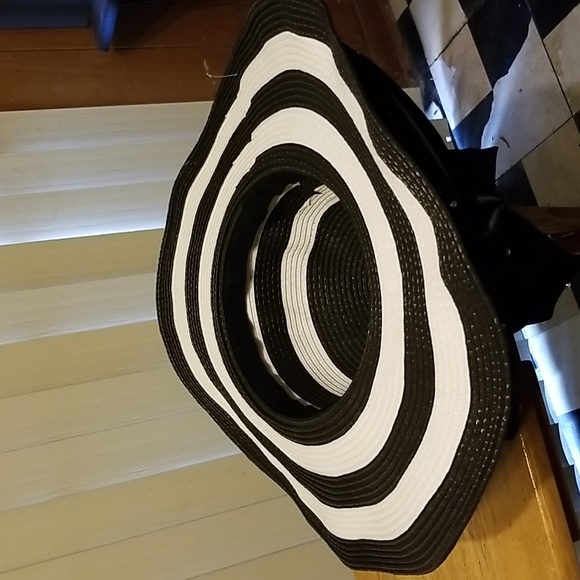 Mr. Hi's Classic Black Hat and Unbranded Black and White Hat - Picture 5 of 5